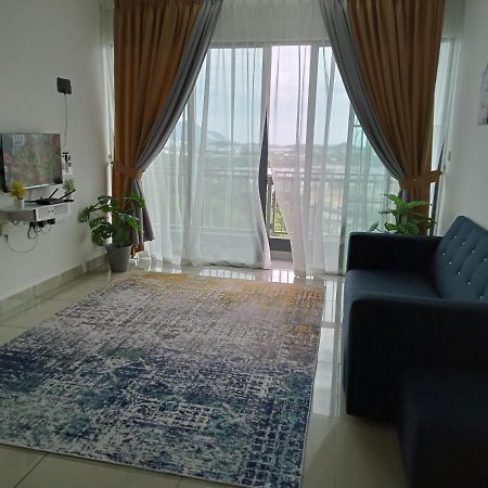 Fz Almyra Homestay Kajang Bagian luar foto