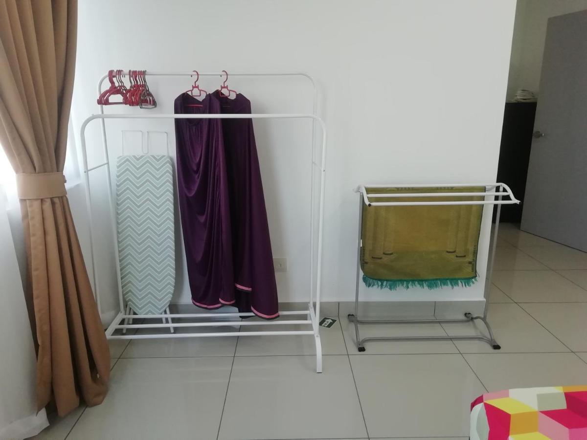 Fz Almyra Homestay Kajang Bagian luar foto