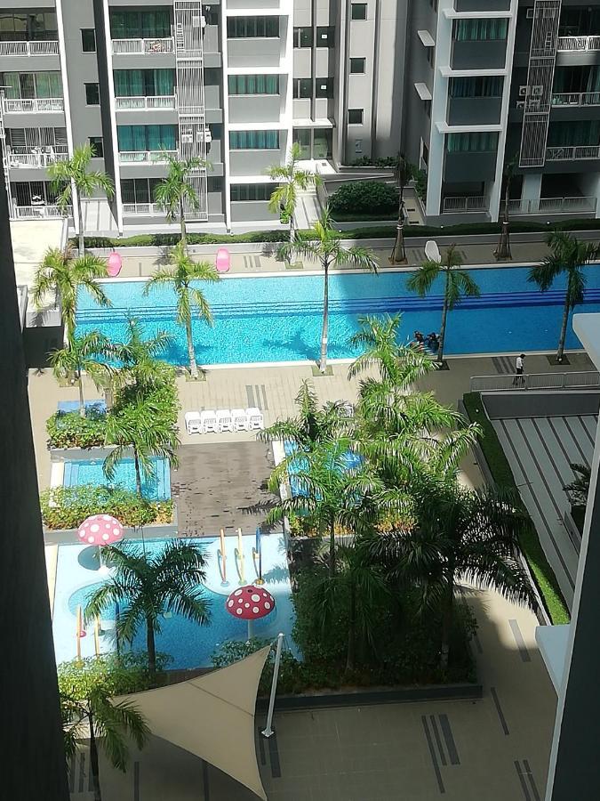 Fz Almyra Homestay Kajang Bagian luar foto