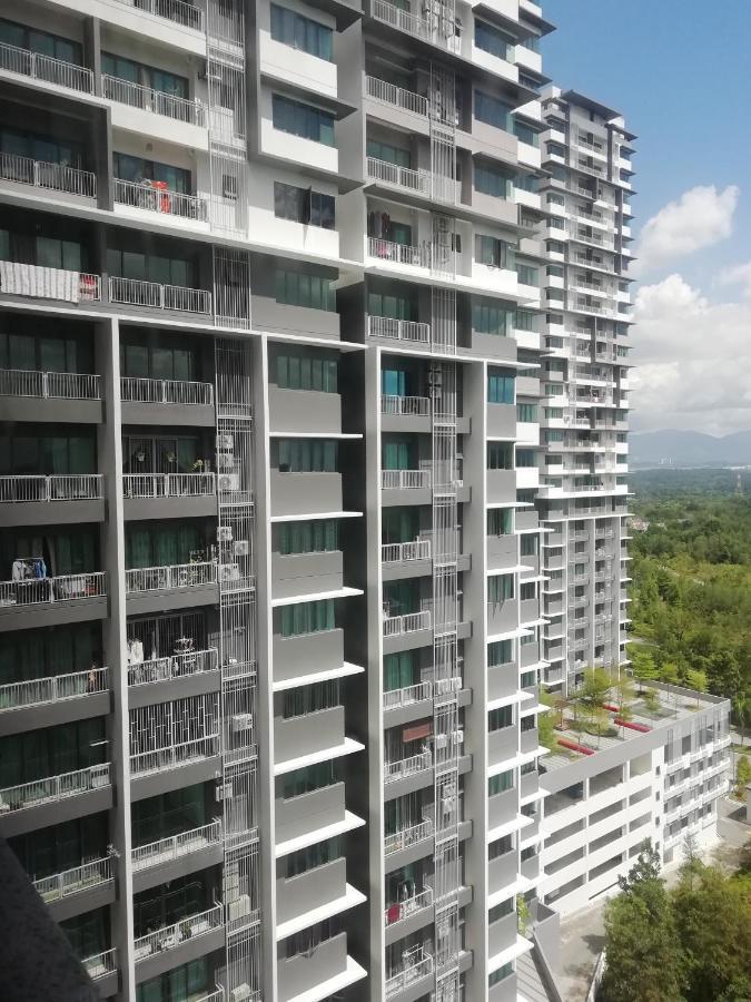 Fz Almyra Homestay Kajang Bagian luar foto