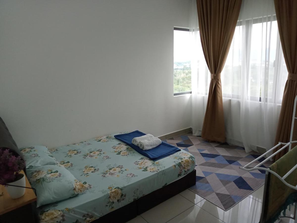 Fz Almyra Homestay Kajang Bagian luar foto