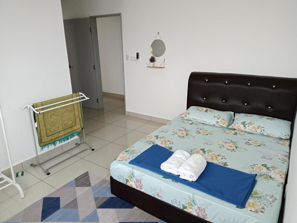 Fz Almyra Homestay Kajang Bagian luar foto